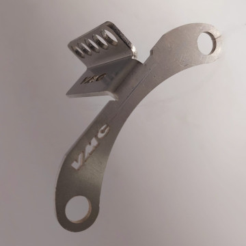 Piastra VMC supporto tubi per sfiati carburatore, in Inox, per tubo Ø esterno da 7mm, per carter Vespa VNA, VBA, TS, GT, Sprint 